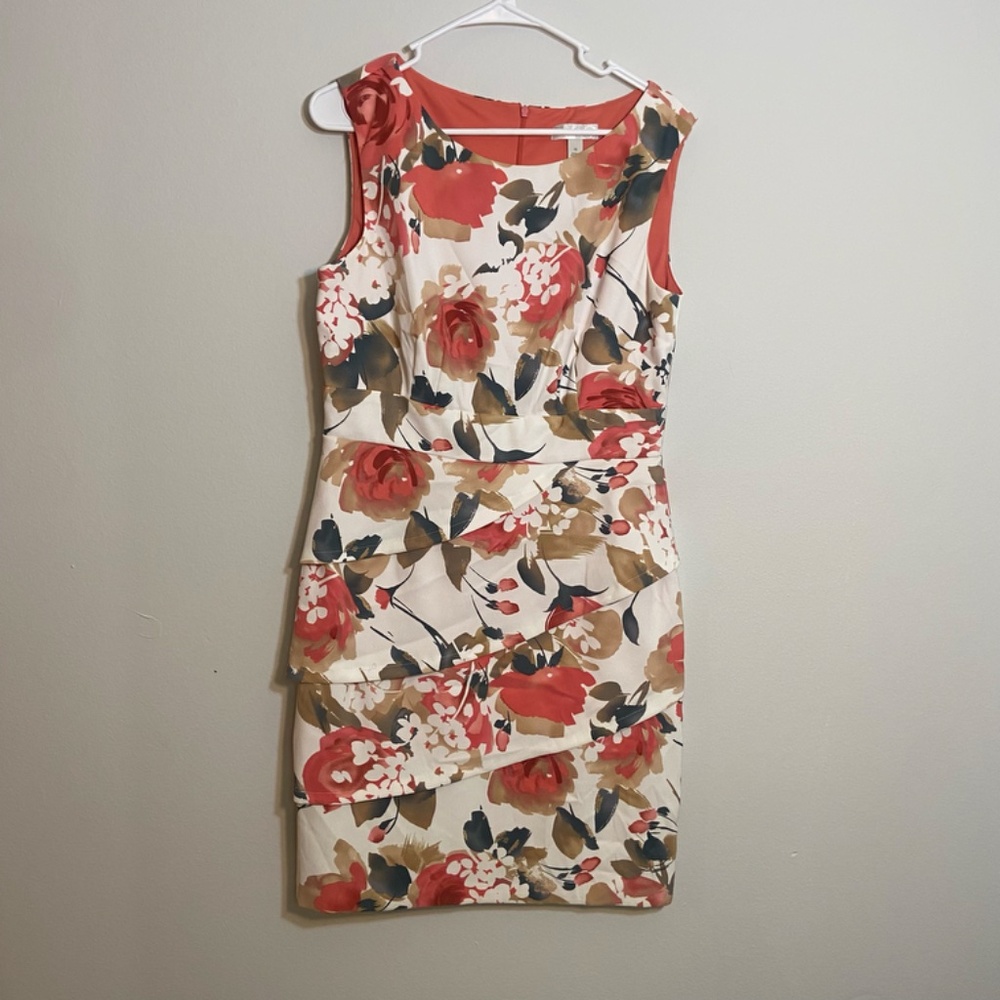 Dressbarn Dress Size 12 Sleeveless flower print on white cream background